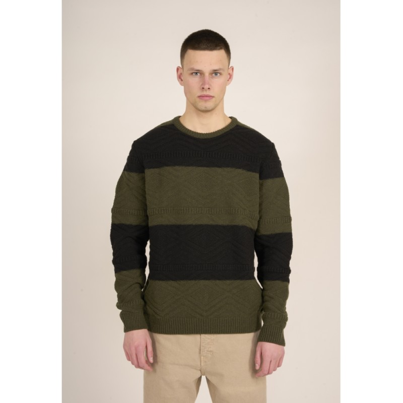 Cable Block Crew Neck Knit